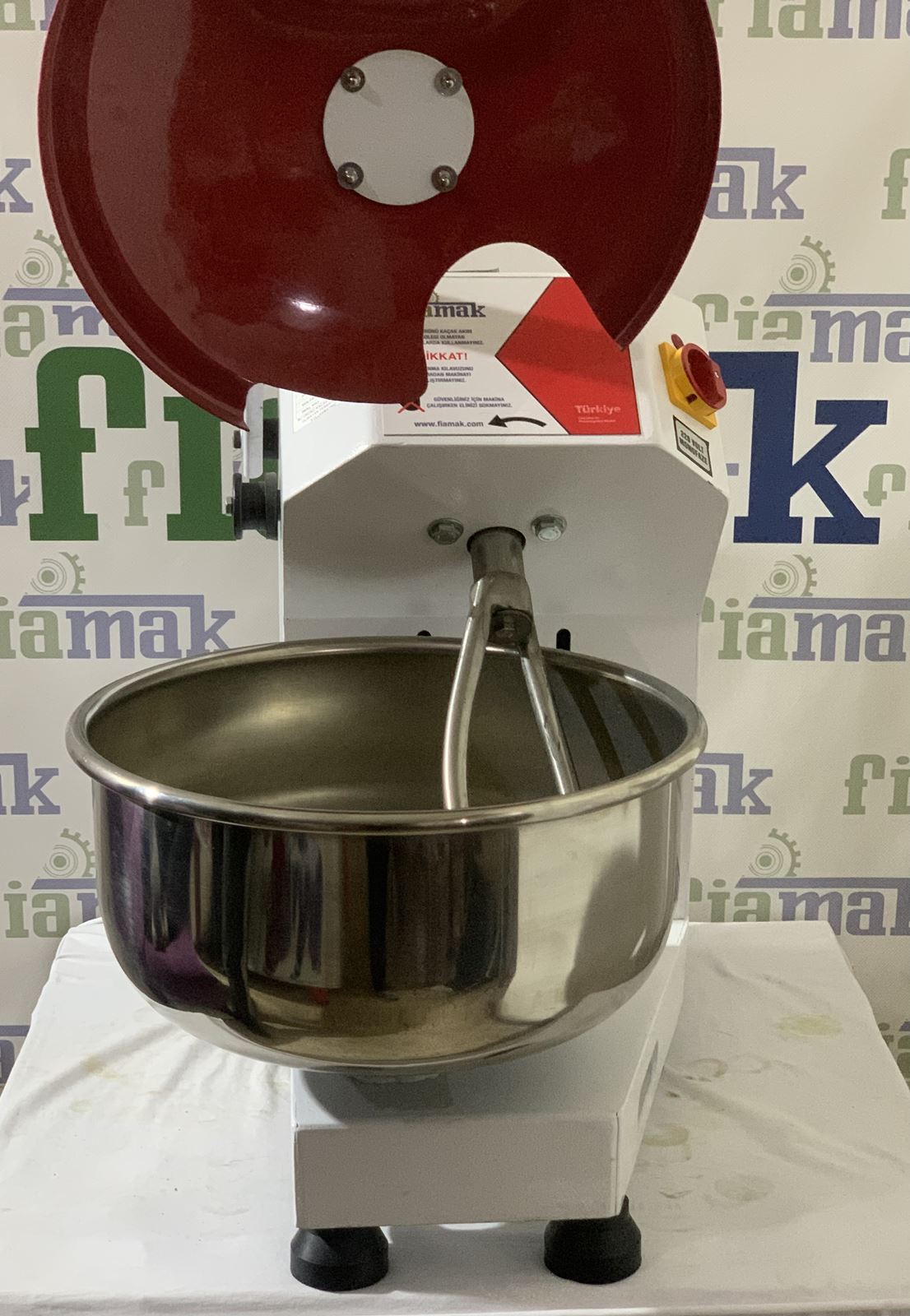 Fiamak Kapaklı 10 Kg Un / 15 Kg Hamur Yoğurma Makinesi - Görsel 10
