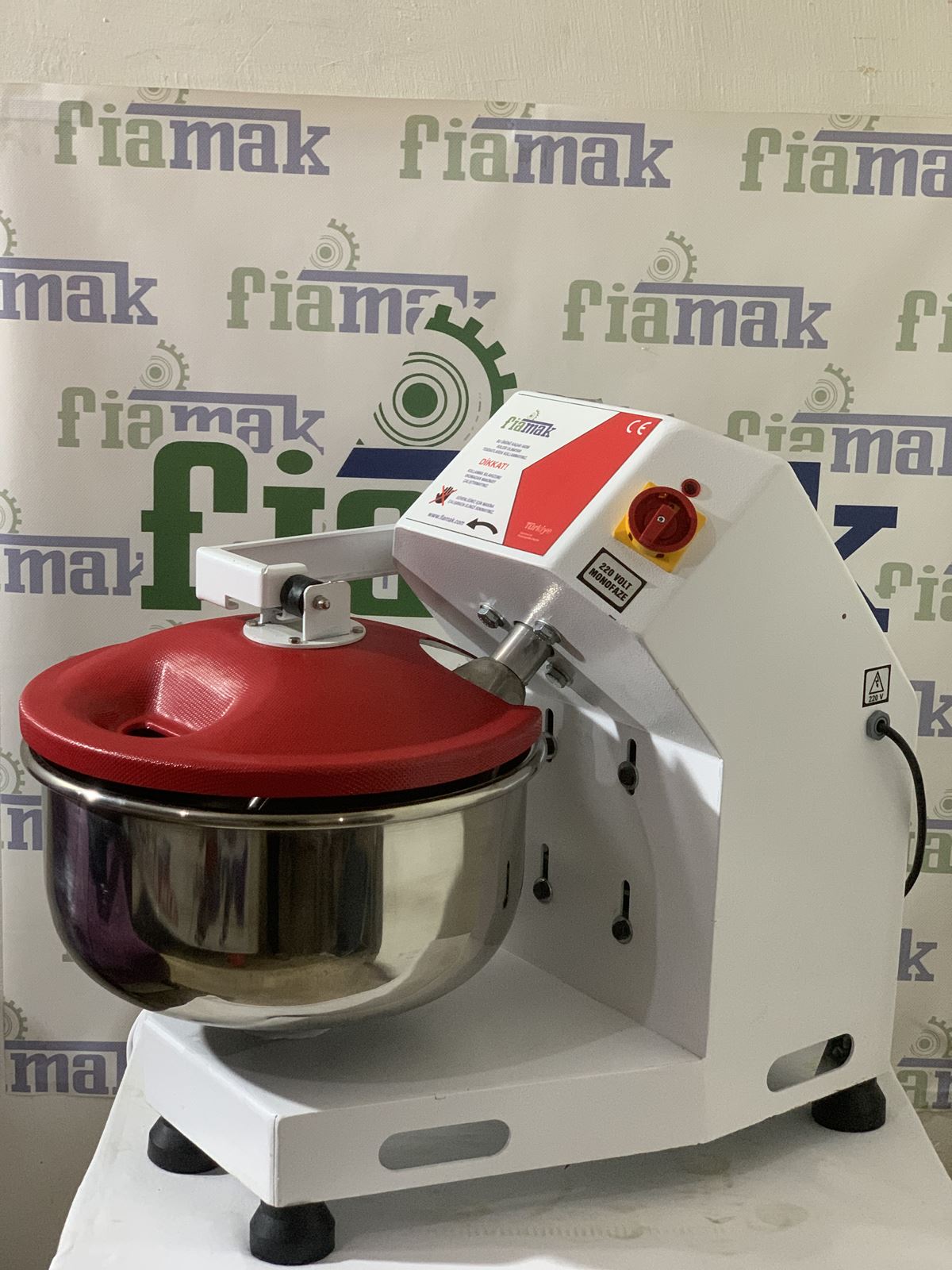 Fiamak Kapaklı 10 Kg Un / 15 Kg Hamur Yoğurma Makinesi - Görsel 3