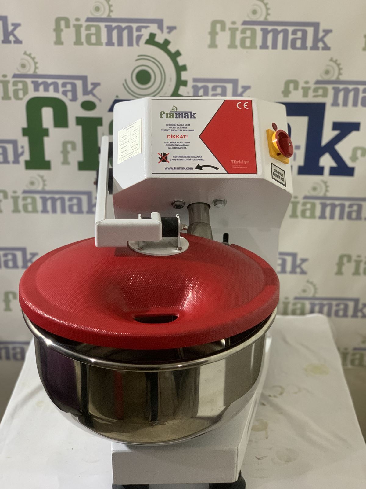 Fiamak Kapaklı 10 Kg Un / 15 Kg Hamur Yoğurma Makinesi - Görsel 2