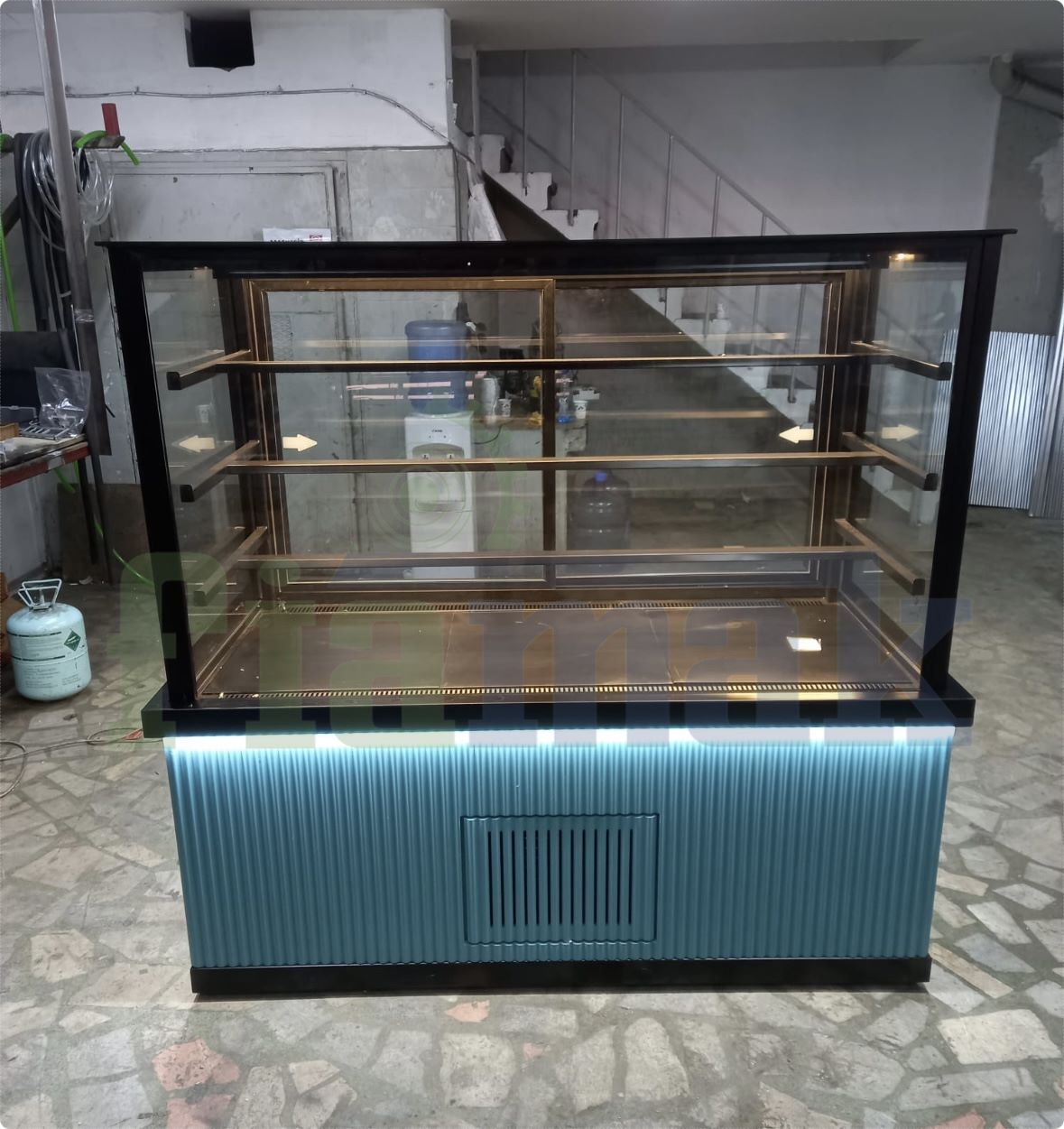 100 cm Mavi Mobilyalı Lüks Pasta Teşhir Dolabı (Dinamik Soğutma ve LED) - Görsel 2